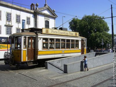 Le tramay de Porto ... d'époque mais toujours en service !